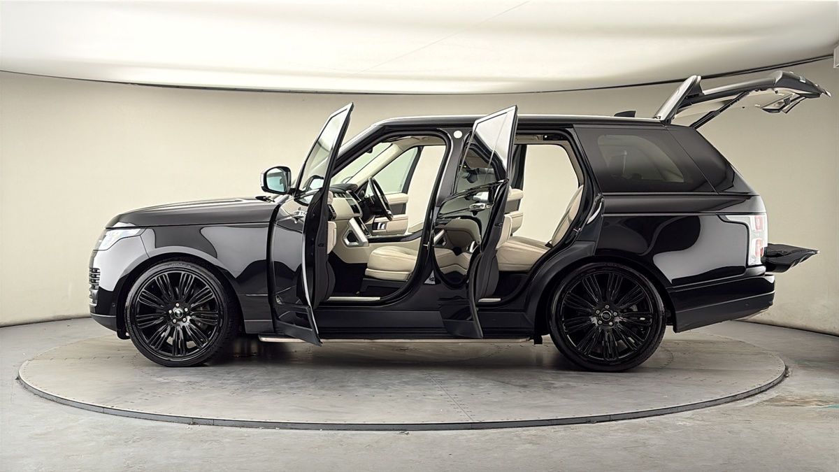 More views of Land Rover Range Rover