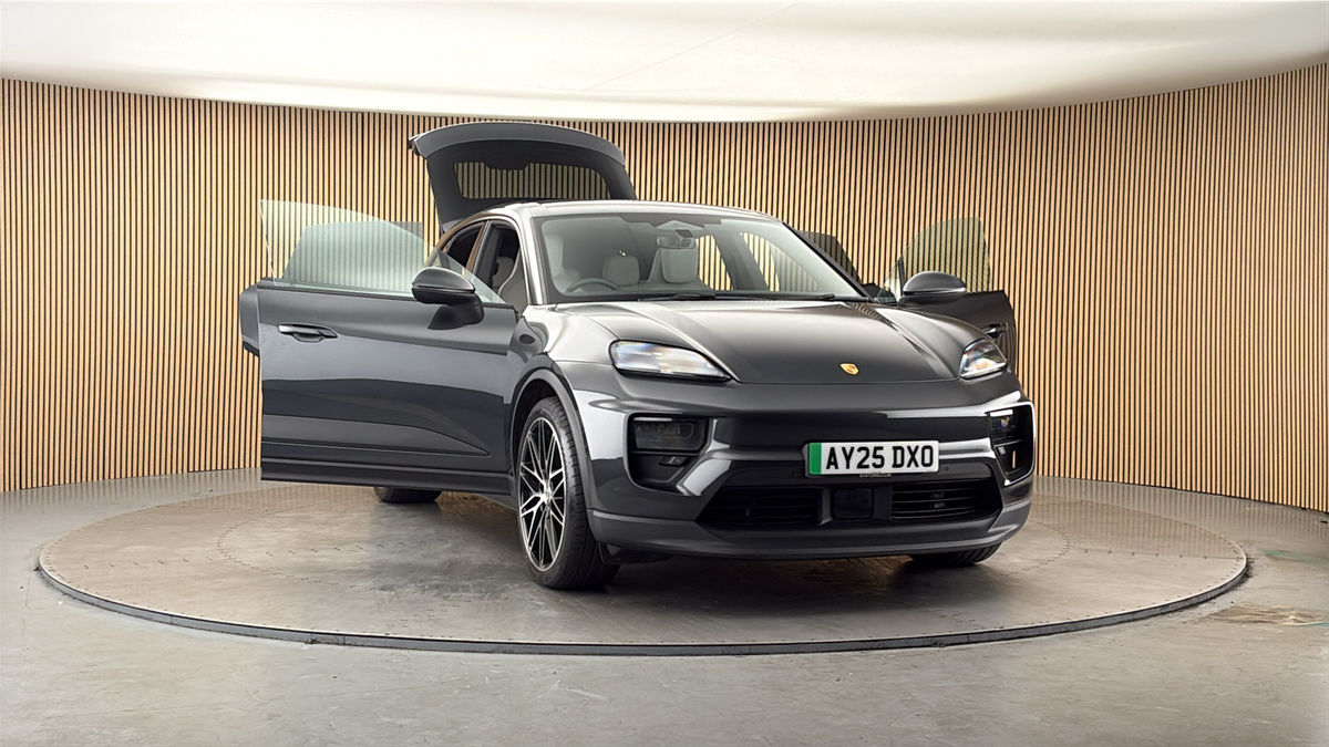 More views of Porsche Macan