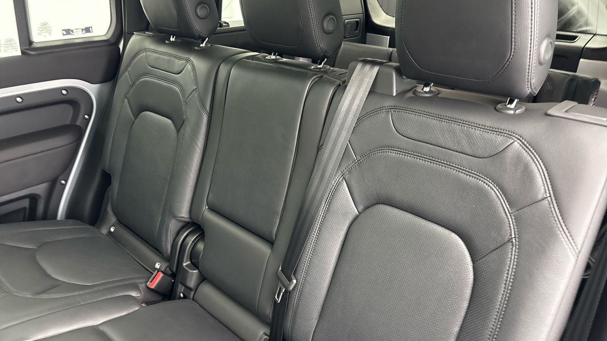 Land Rover Defender 110 Urban Image 8