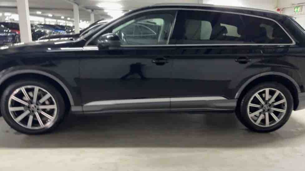 More views of Audi Q7
