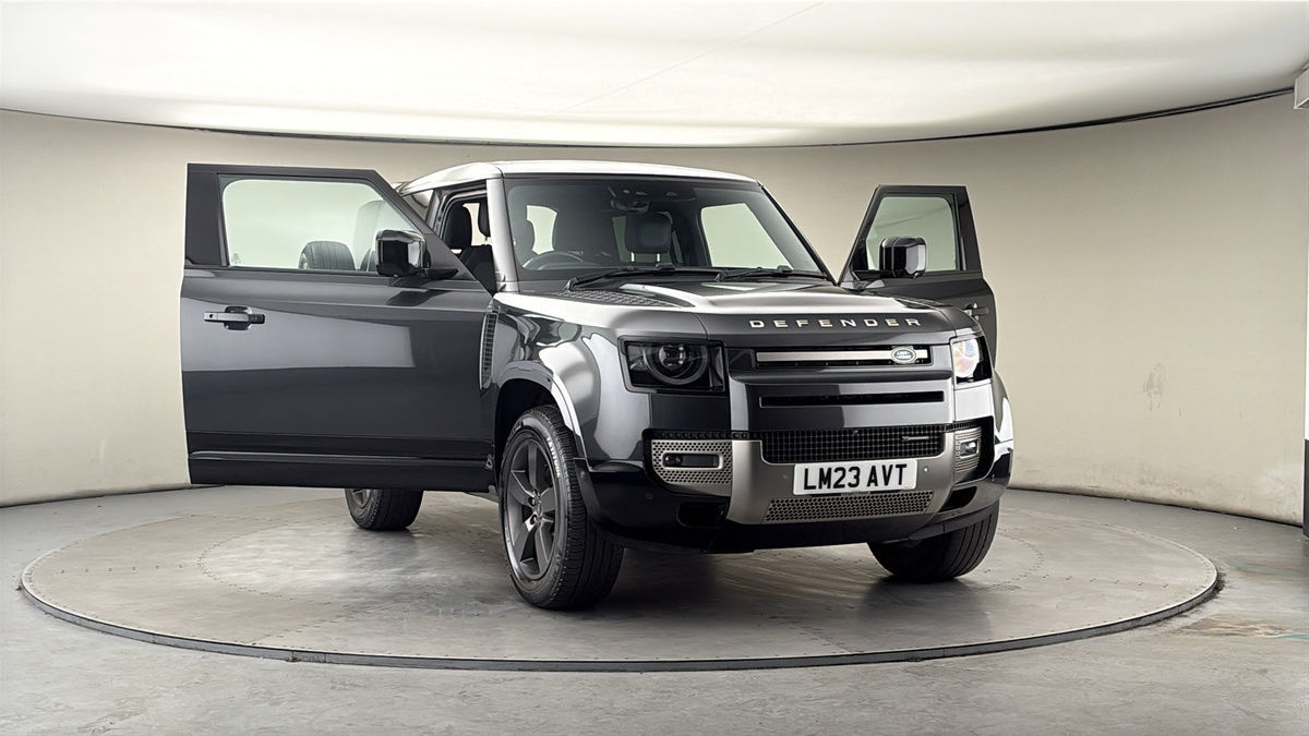 More views of Land Rover Defender 90