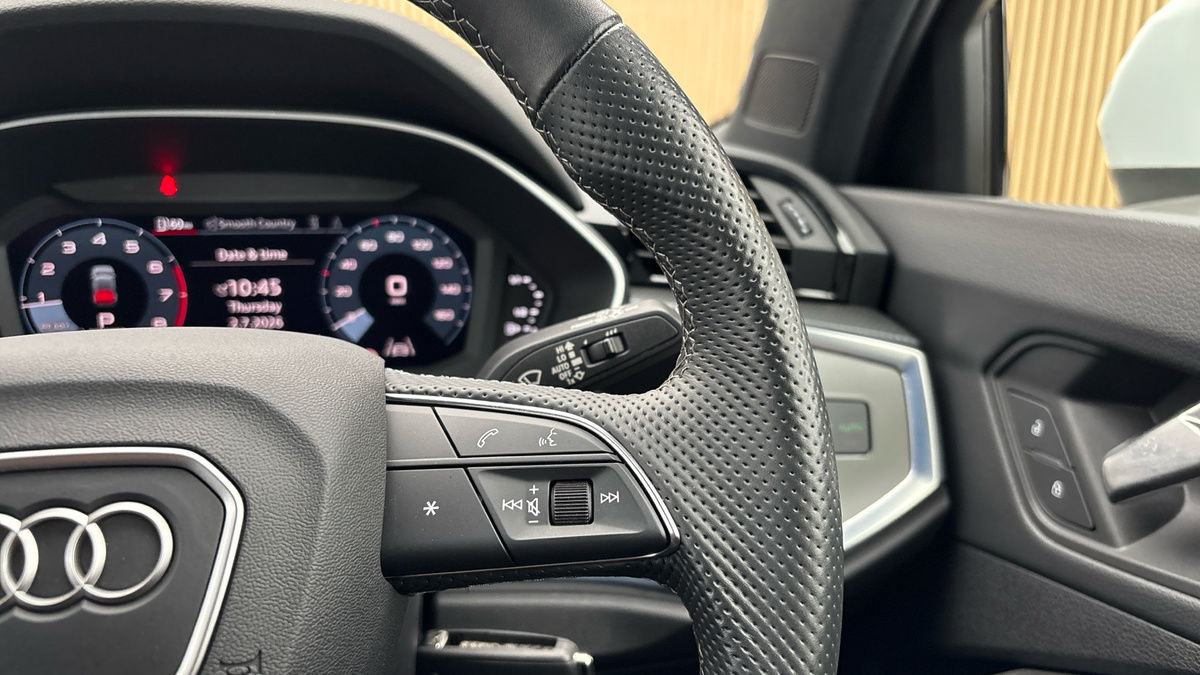 Audi Q3 Image 14