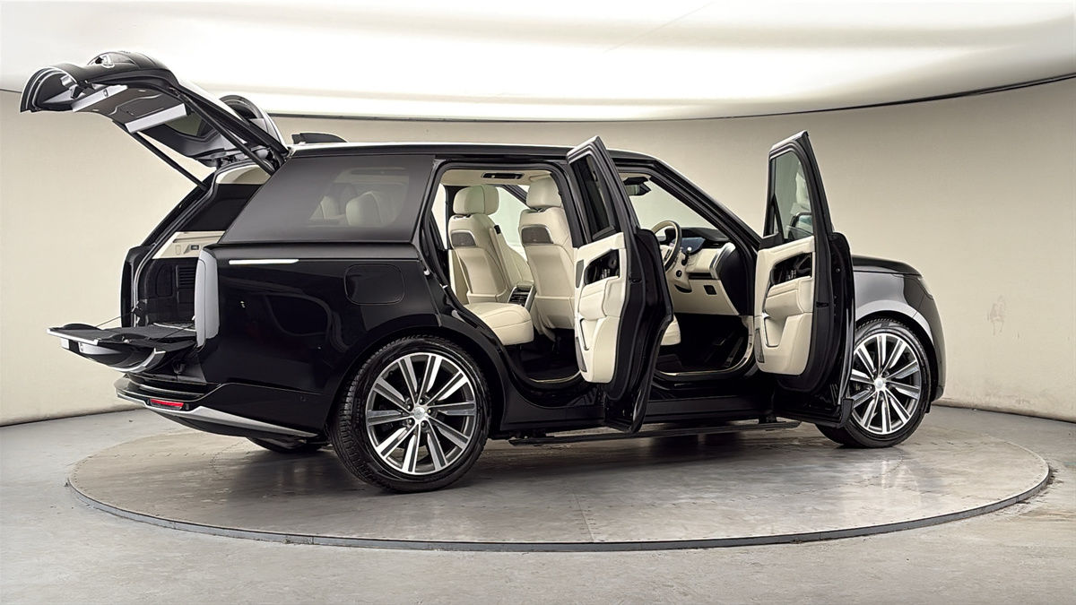 More views of Land Rover Range Rover