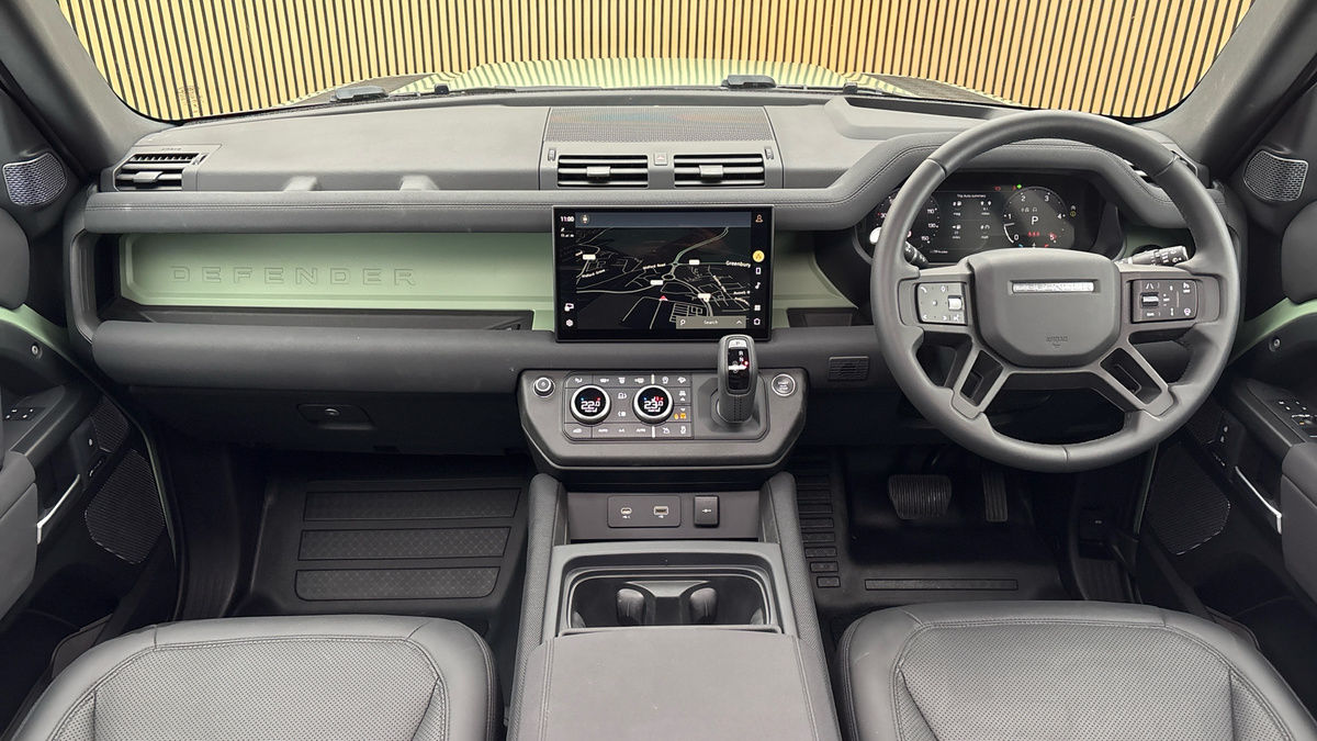 Land Rover Defender 90 Image 12