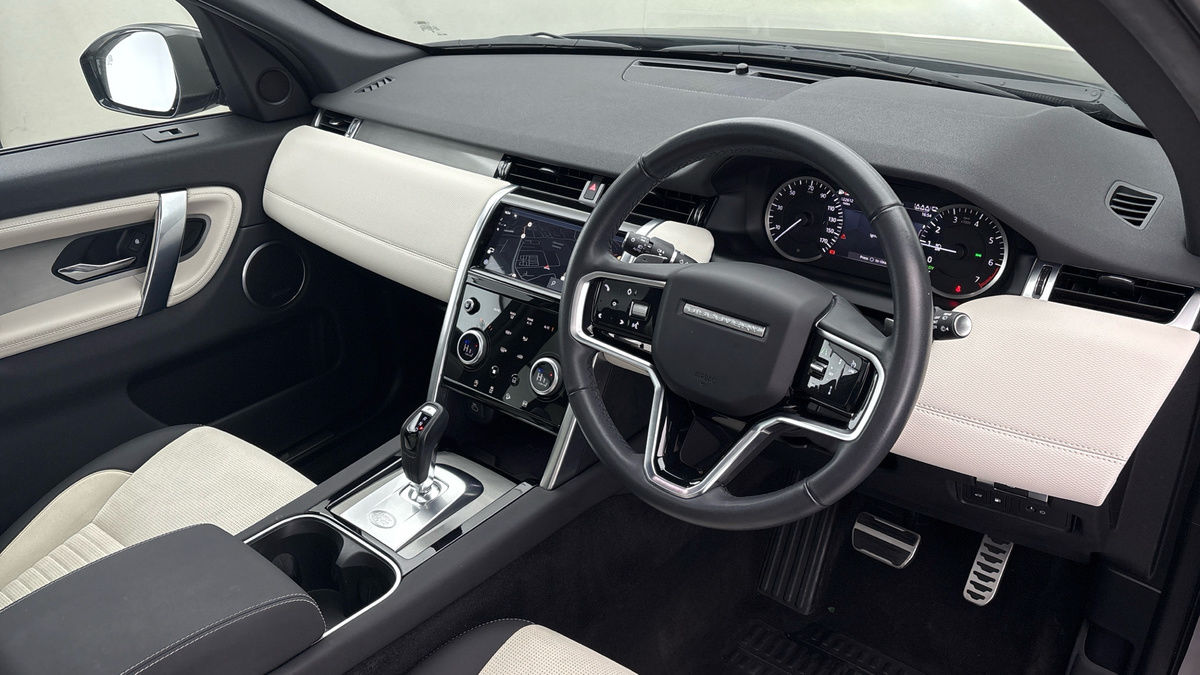 Land Rover Discovery Sport Image 5