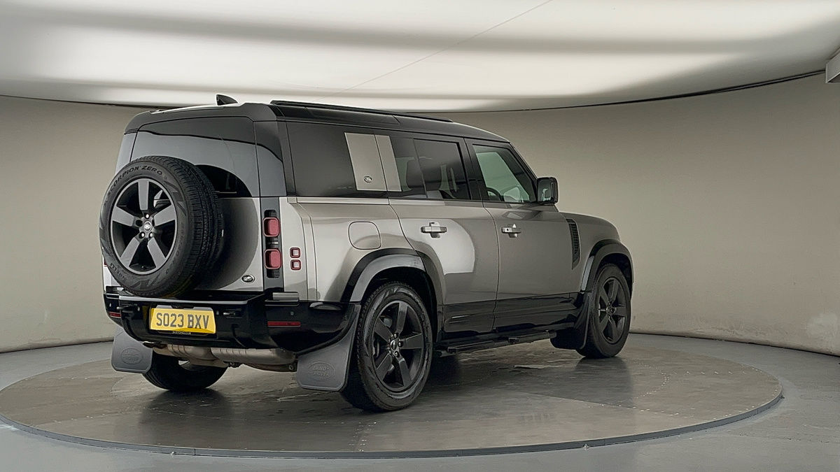 More views of Land Rover Defender 110