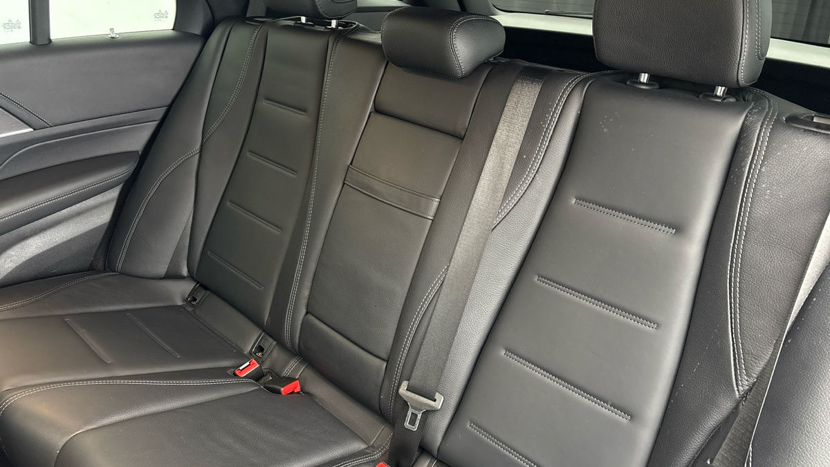 Mercedes-Benz GLE Image 8