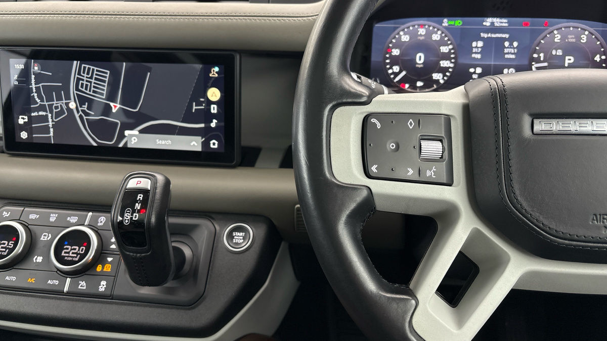 Land Rover Defender 90 Image 13