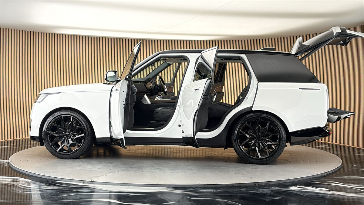 More views of Land Rover Range Rover