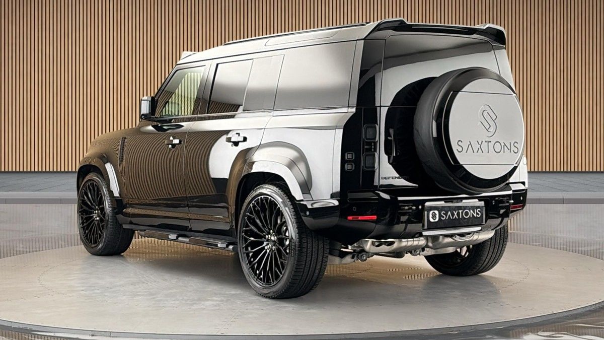 Land Rover Defender 110 Image 2