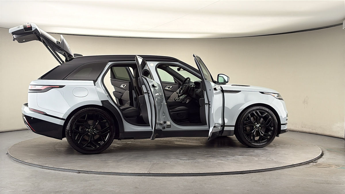 More views of Land Rover Range Rover Velar