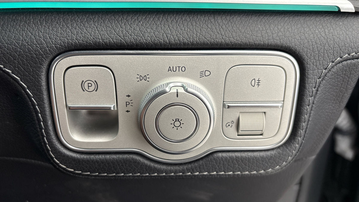 Mercedes-Benz GLE Image 28