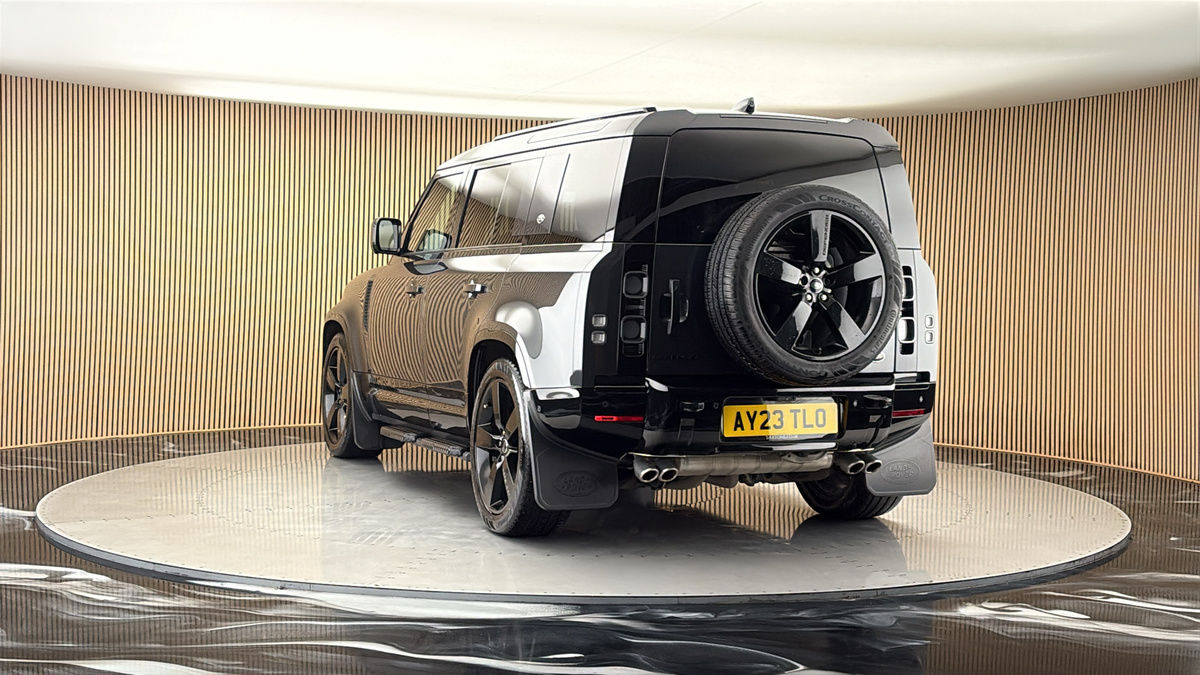 More views of Land Rover Defender 110