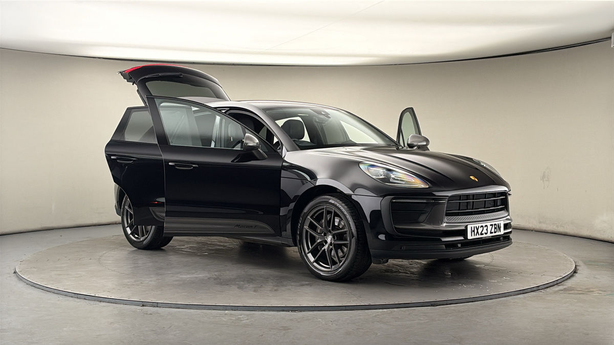 More views of Porsche Macan