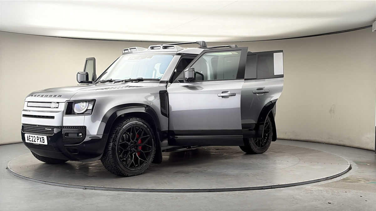 More views of Land Rover Defender 110