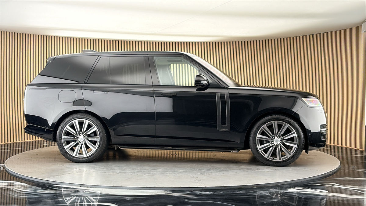 More views of Land Rover Range Rover
