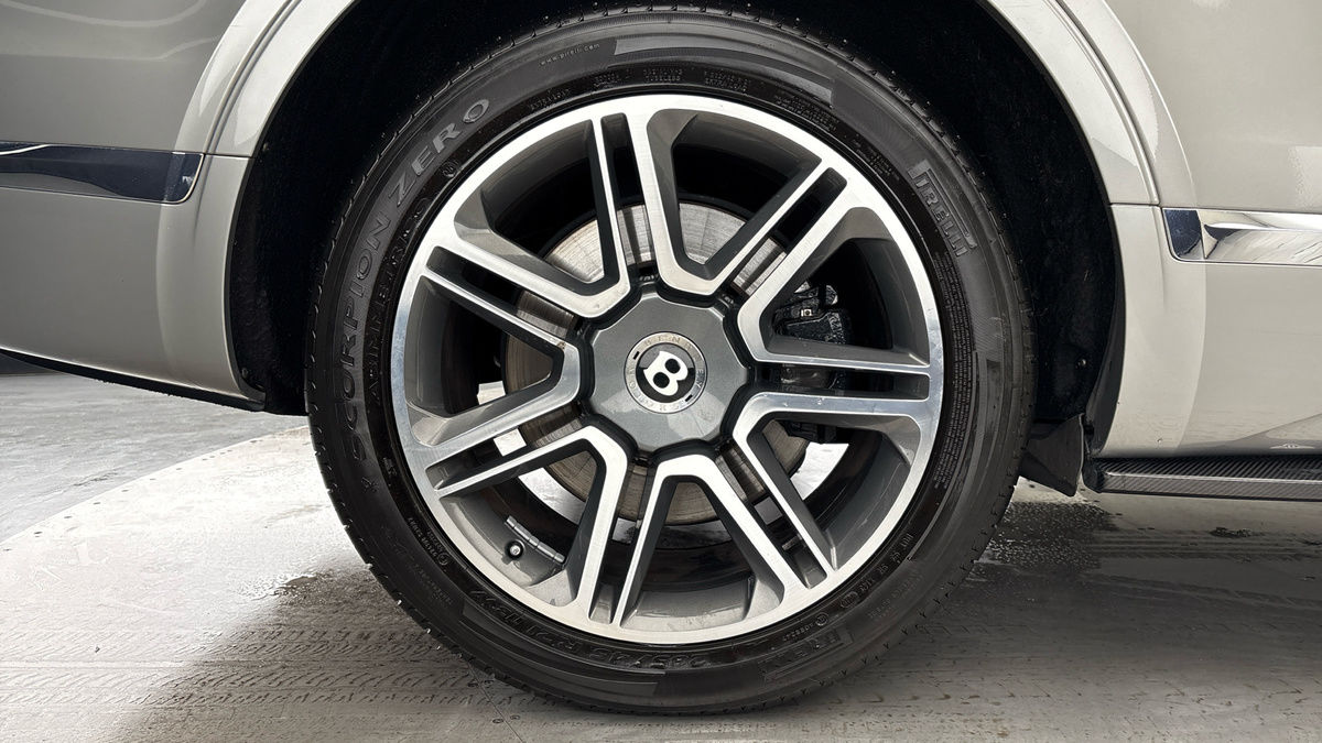 Bentley Bentayga Image 10