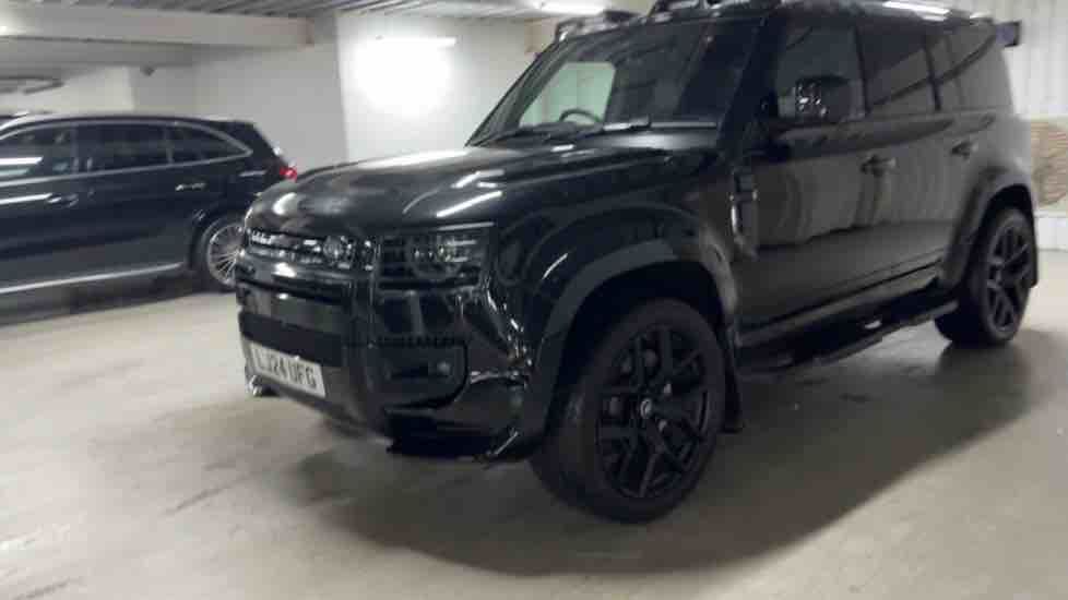 More views of Land Rover Defender 110