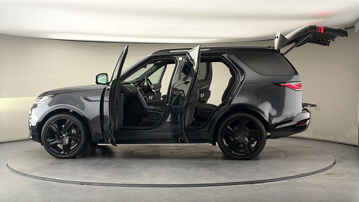 More views of Land Rover Discovery