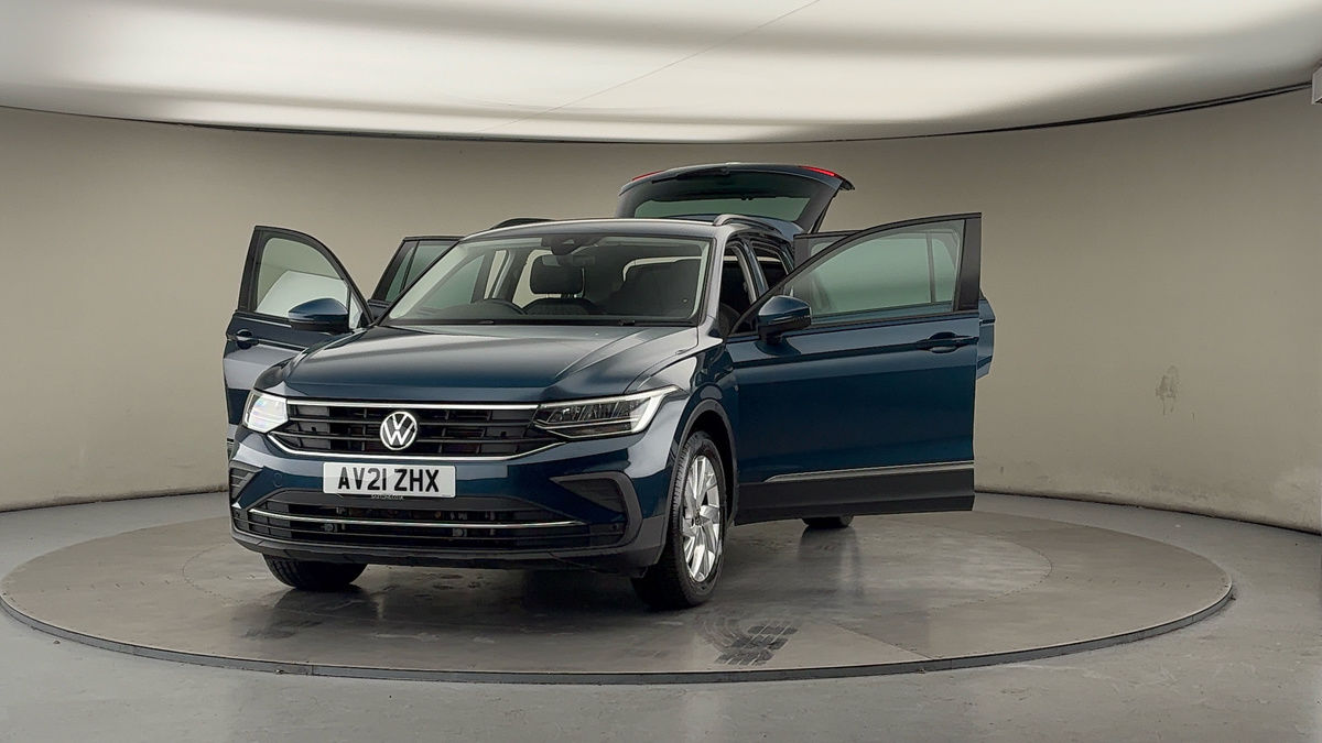 More views of Volkswagen Tiguan