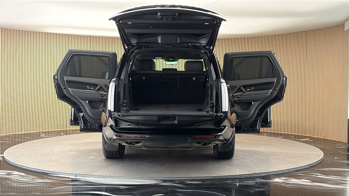 More views of Land Rover Range Rover