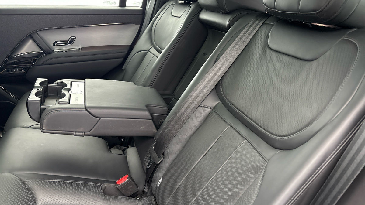 Land Rover Range Rover Sport Image 9