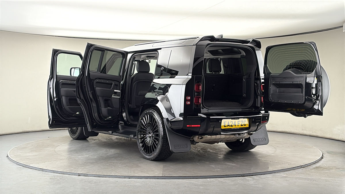 Land Rover Defender 110 Urban Image 23