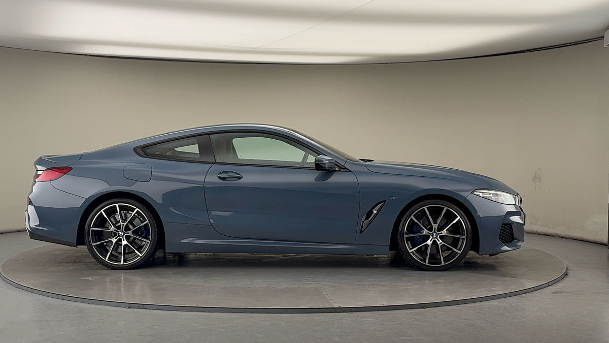 BMW 8 Series Image 16