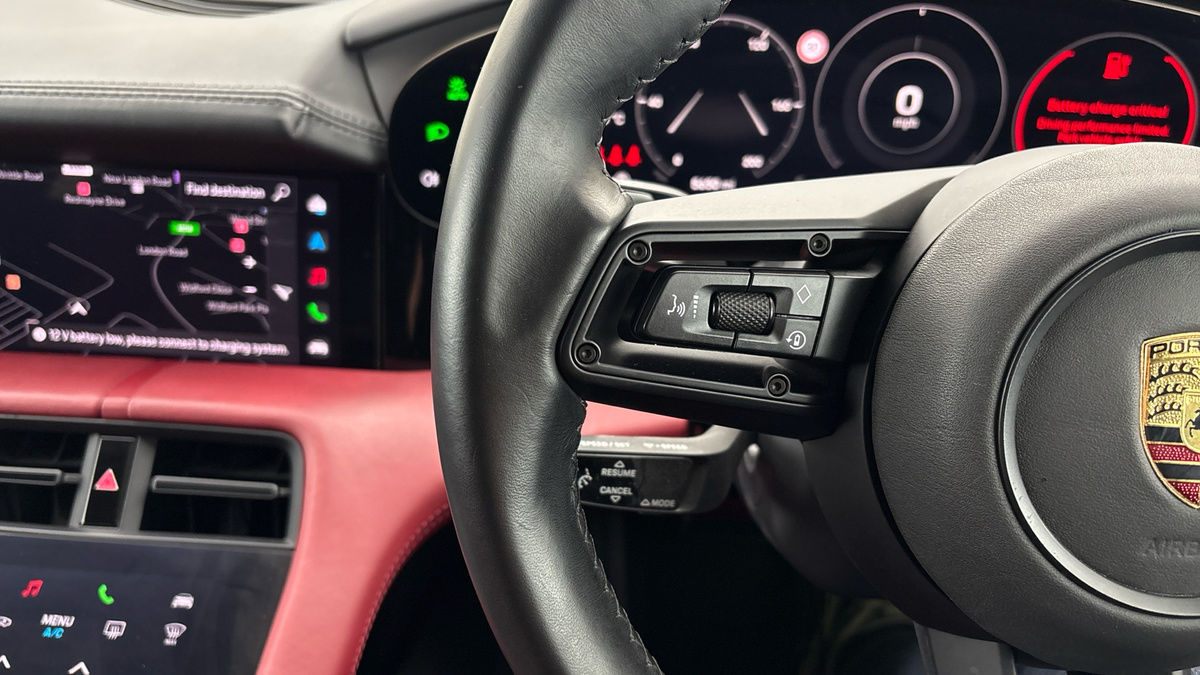 Porsche Taycan Image 14