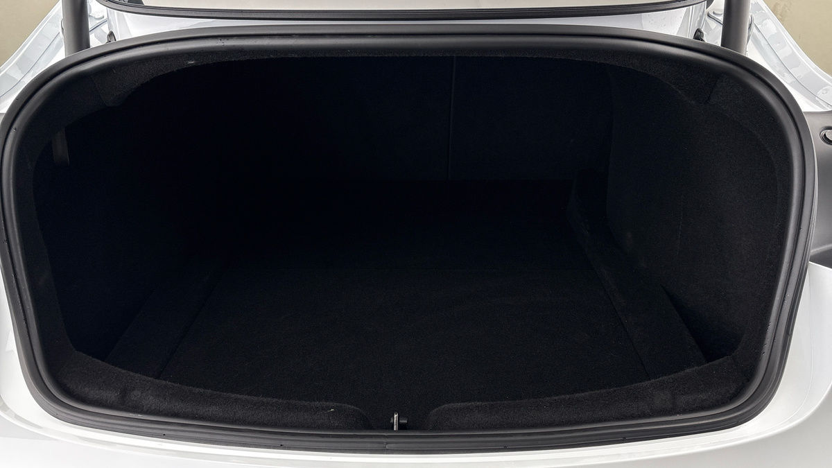 Tesla Model 3 Image 11
