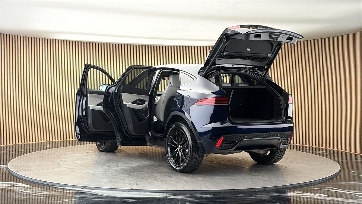 Jaguar E-PACE Image 23