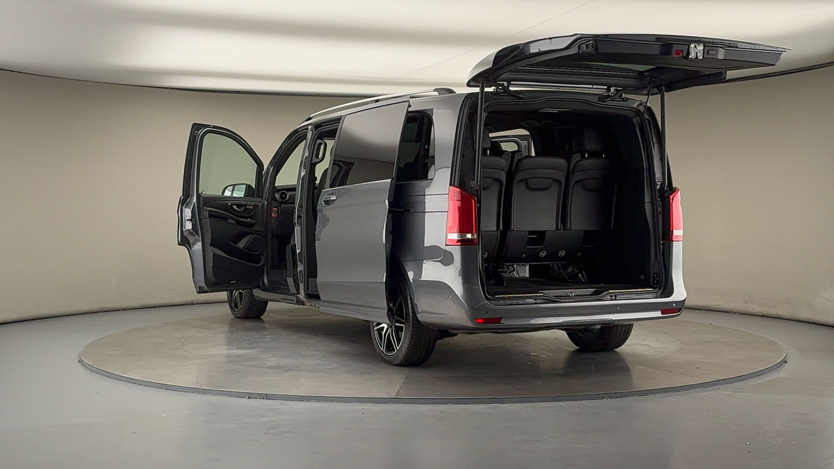 Mercedes-Benz V Class Image 23