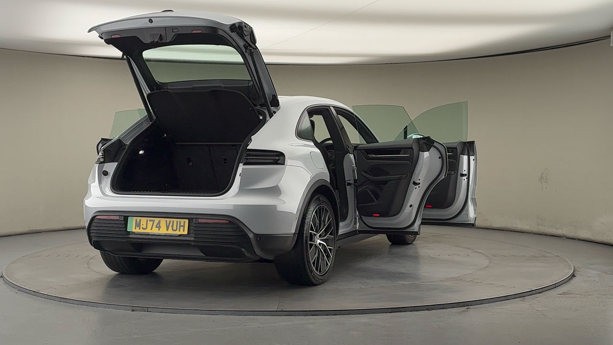 More views of Porsche Macan