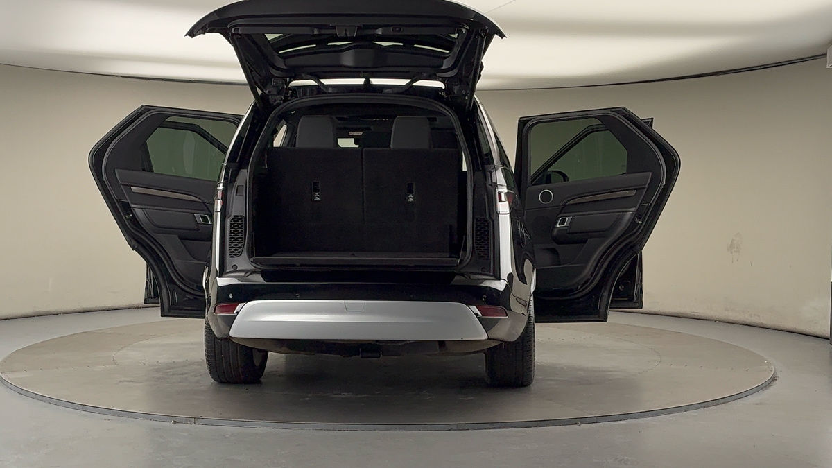 More views of Land Rover Discovery