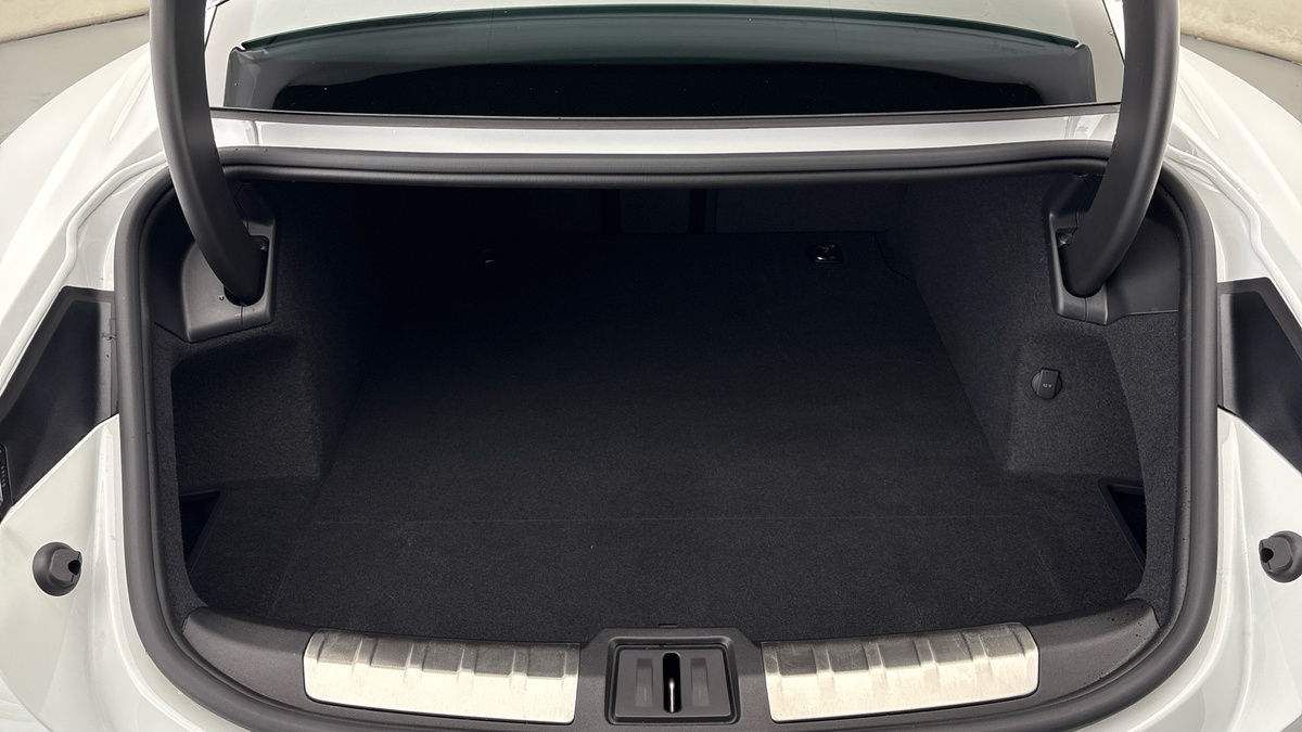 Porsche Taycan Image 12