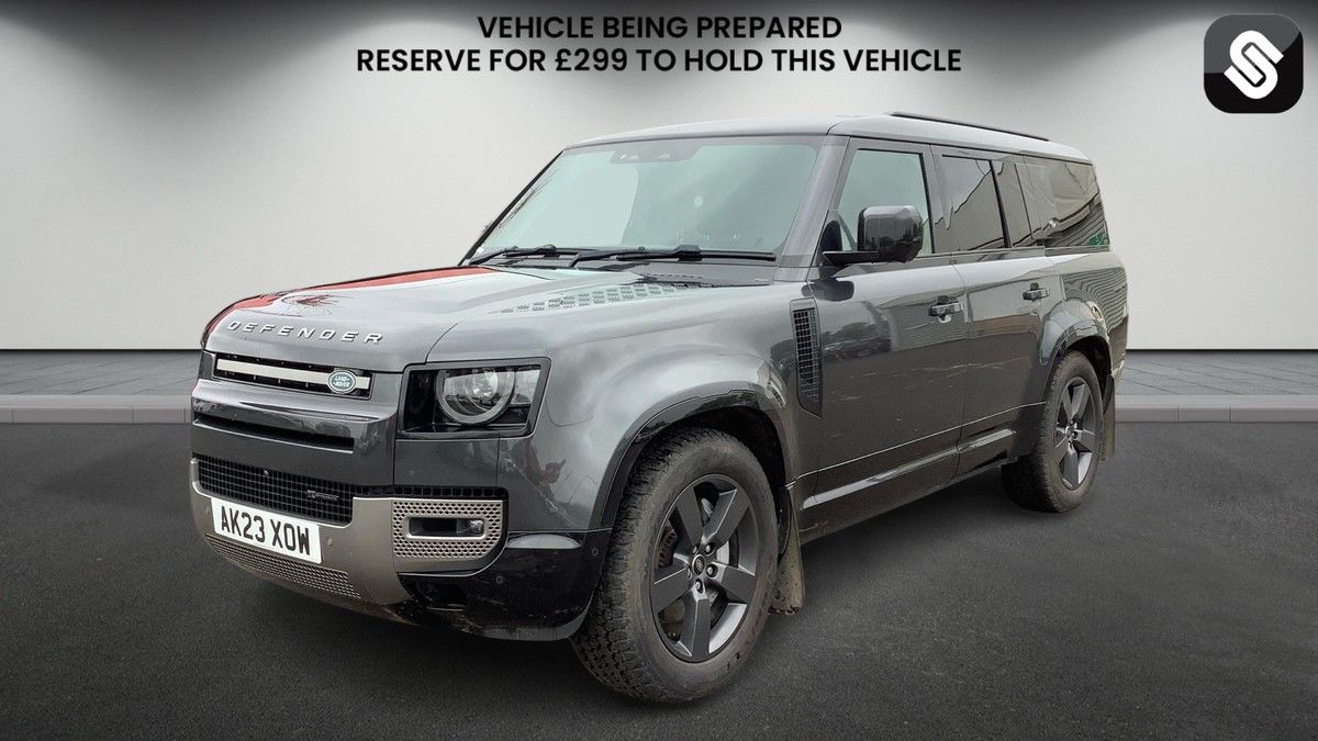 Land Rover Defender 130 Image 2