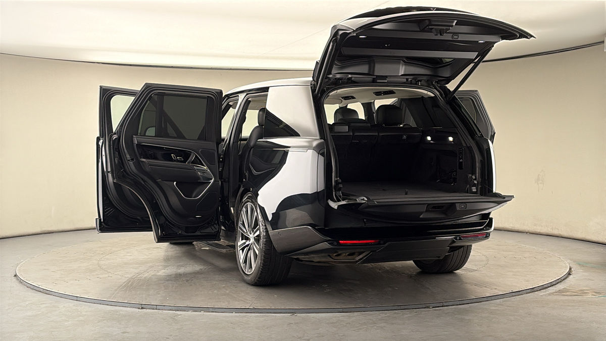 More views of Land Rover Range Rover