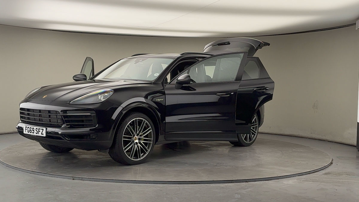 More views of Porsche Cayenne