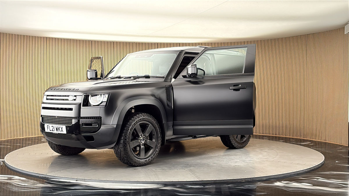 Land Rover Defender 90 Image 22