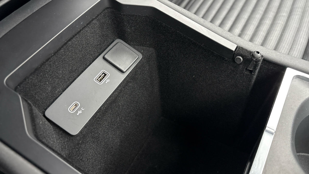 Land Rover Discovery Sport Image 29