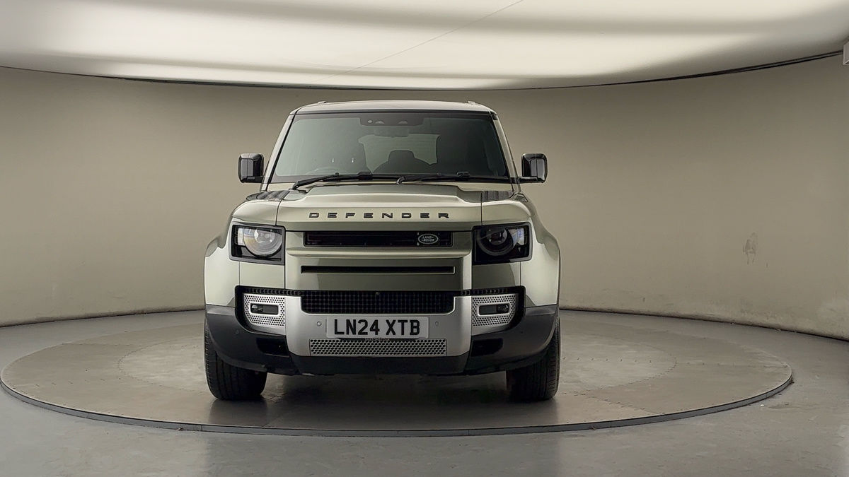 Land Rover Defender 110 Image 3