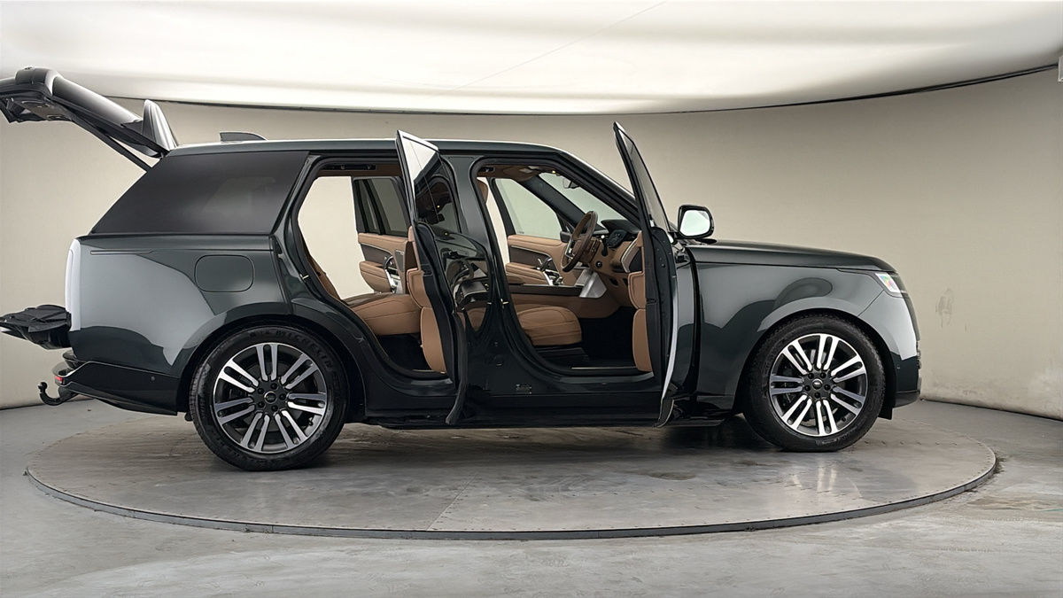 More views of Land Rover Range Rover