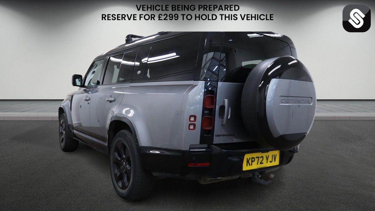 Land Rover Defender 130 Image 3