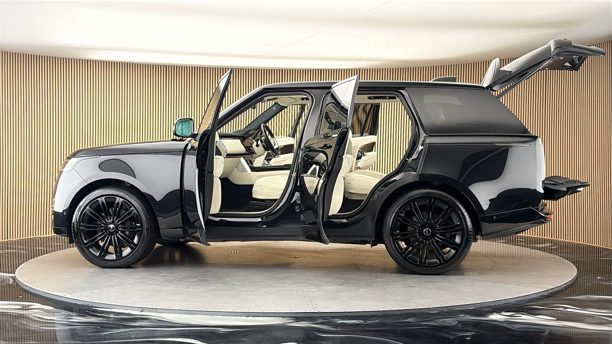 More views of Land Rover Range Rover