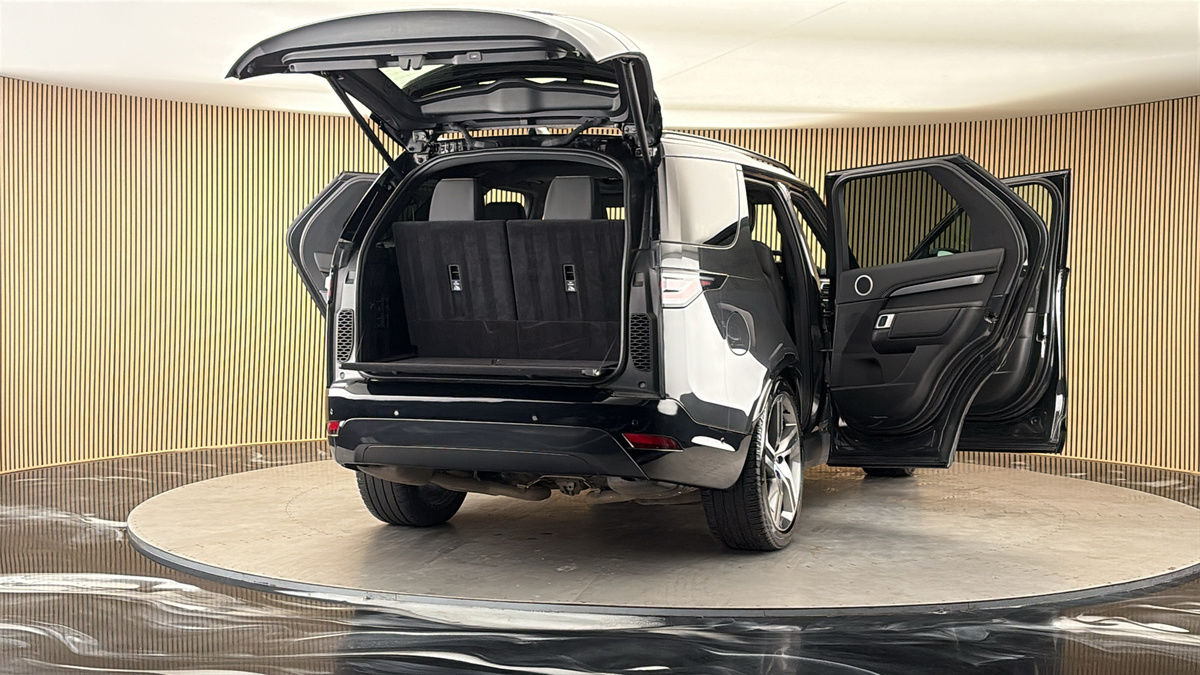 More views of Land Rover Discovery