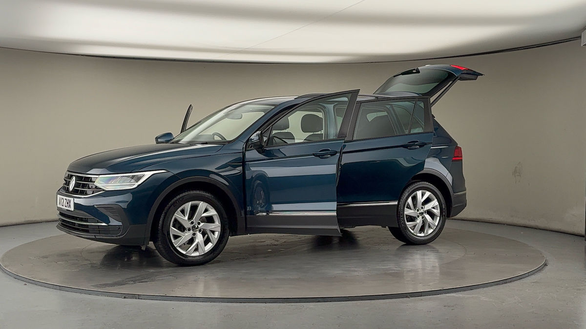 More views of Volkswagen Tiguan