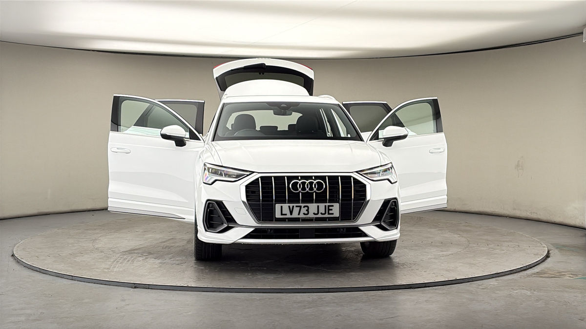 More views of Audi Q3