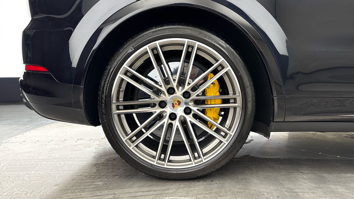 Porsche Cayenne Image 10