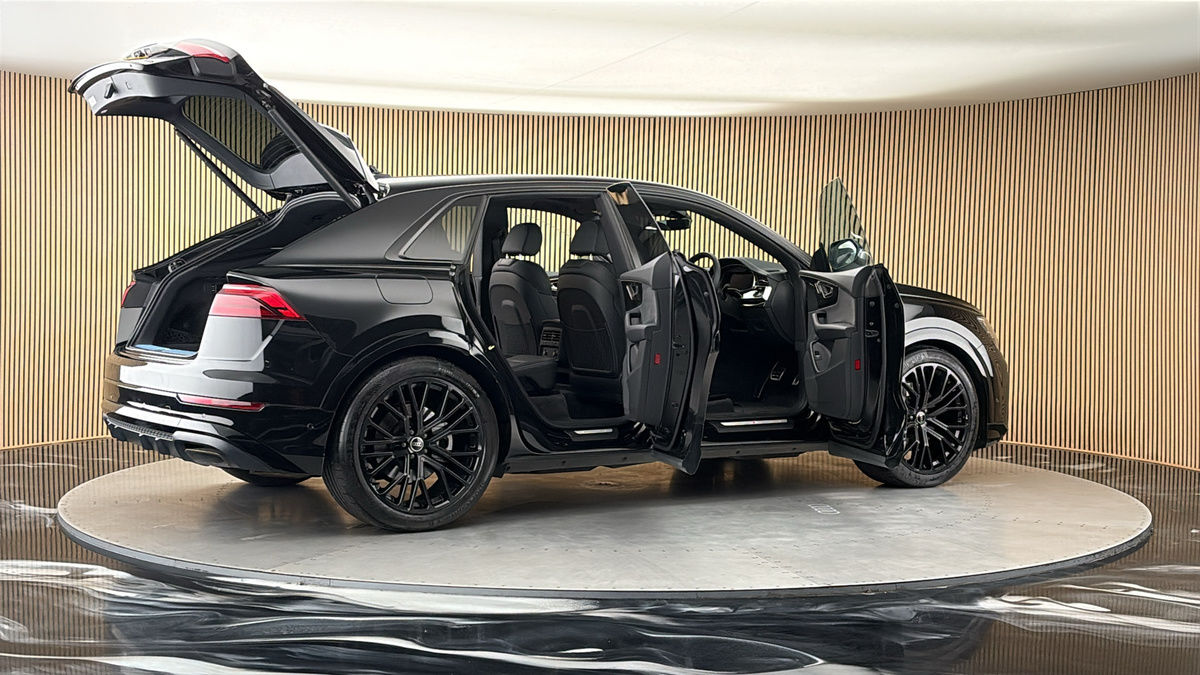 More views of Audi Q8
