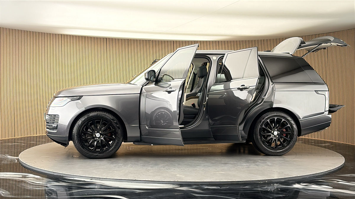 More views of Land Rover Range Rover